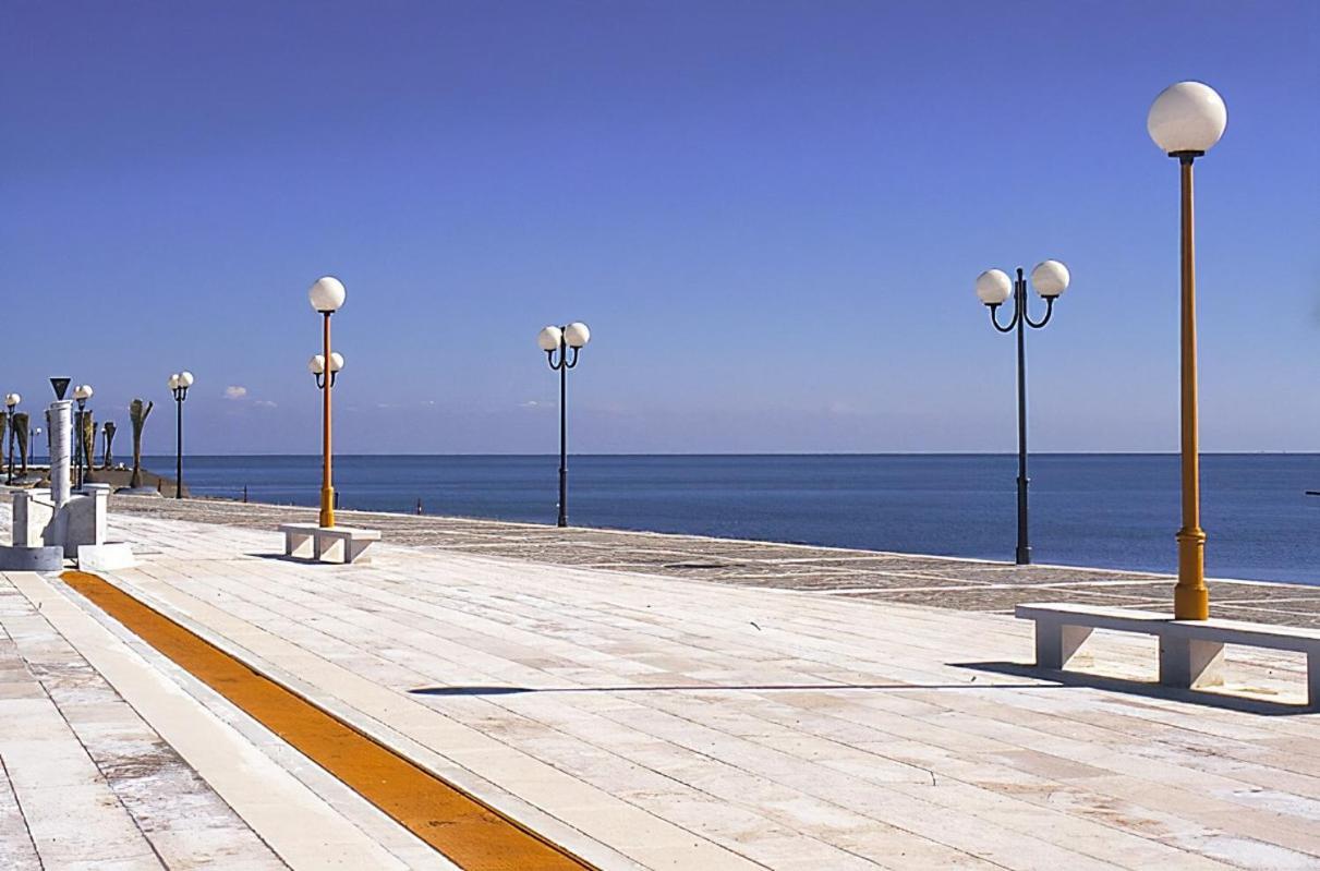 Stella Marina Jonica 1Km Vom Strand Mit Terrasse Apartment โปลิโกโร ภายนอก รูปภาพ